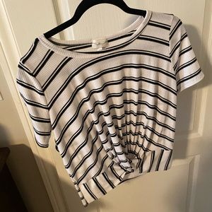 Black and white T-shirt